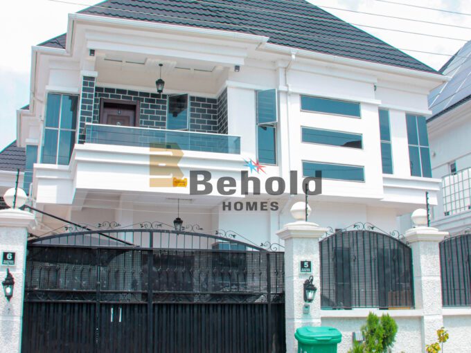 Fabulous 5 Bedroom Detached Duplex